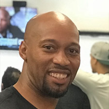 Derrick Roger - headshot